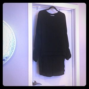 Long sleeve black high/low tunic